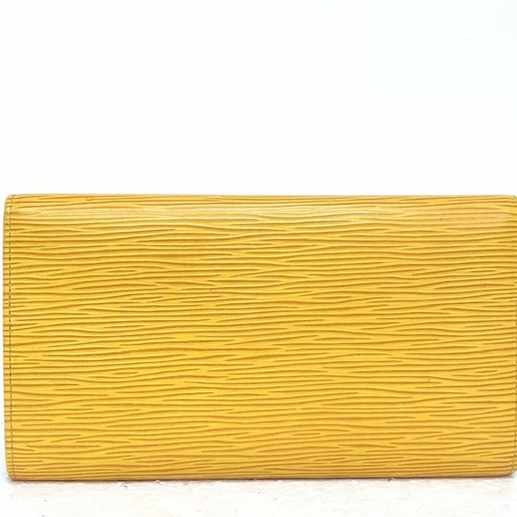 Louis Vuitton EPI Leather Wallet Firm already discounted - Picture 13 of 16
